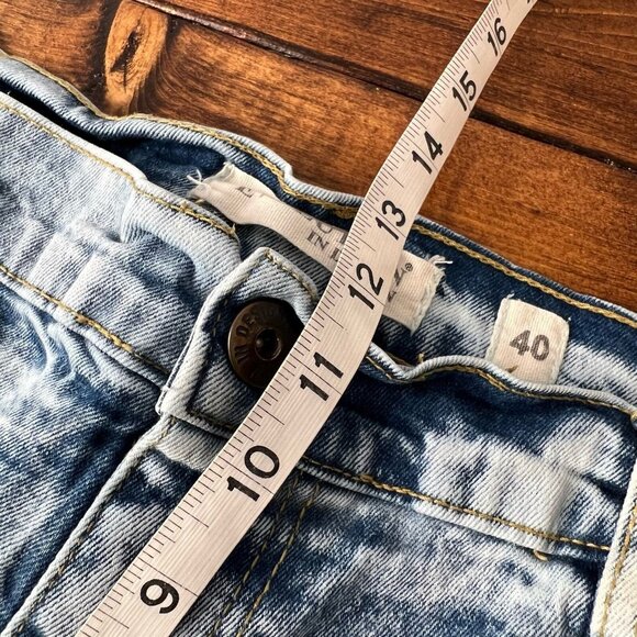 Evolution in Design Jean shorts mens size 40 Acid Wash Distressed cutoff Bermuda - Picture 11 of 12